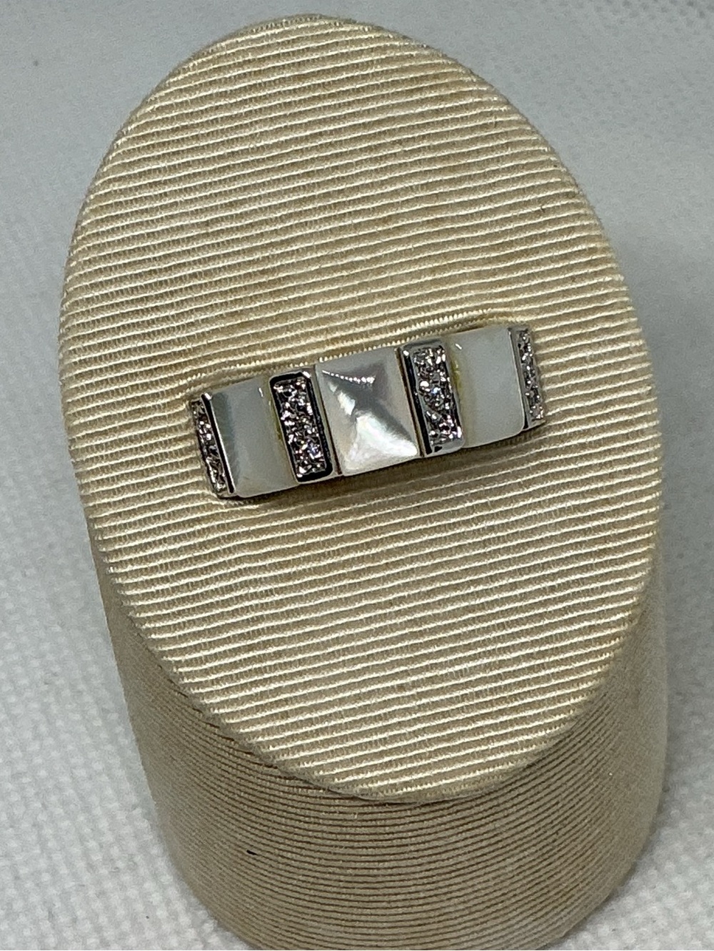 Silver Tone Band Ring Mother of Pearl Panels Size 6.25